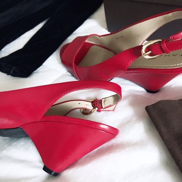 Elie Tahari red patent leather pumps - Picture 5 of 6